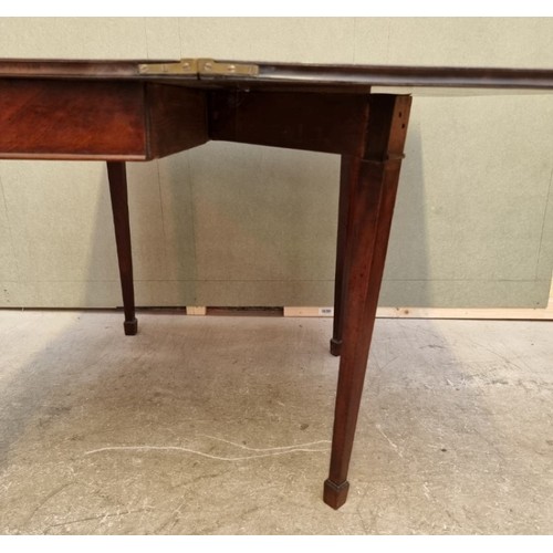 1151 - A George III mahogany tea table, 91.5cm wide, (rear legs warped).