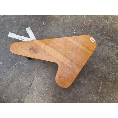 1050 - Two vintage oak 'Boomerang' low tables, 55.5cm wide.