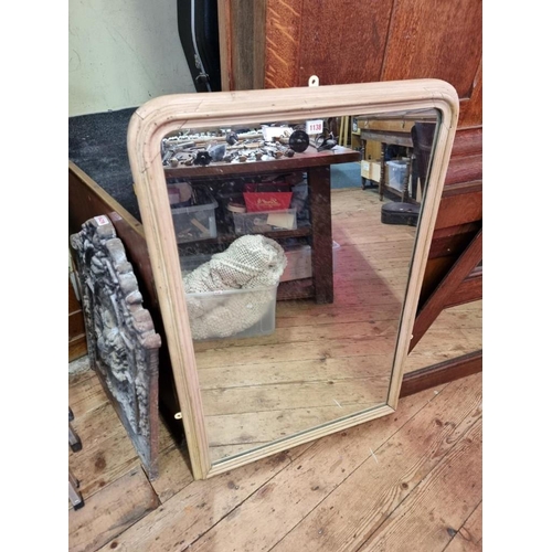 1138 - An antique cream painted frame wall mirror, 100 x 69cm. 