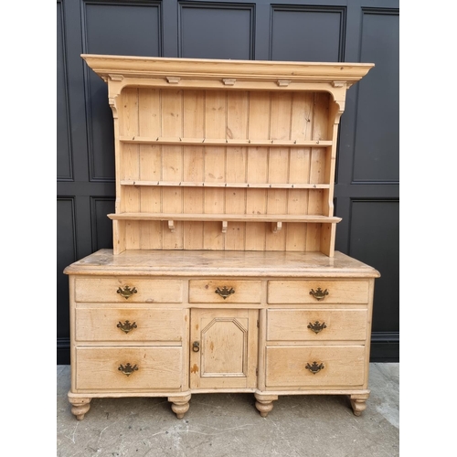 1019 - A Victorian pine dresser and associated rack, 163.5cm wide. 