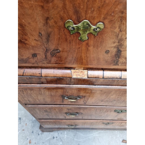 1070 - An 18th century walnut and crossbanded chest on chest, 98.5cm wide.  ... 