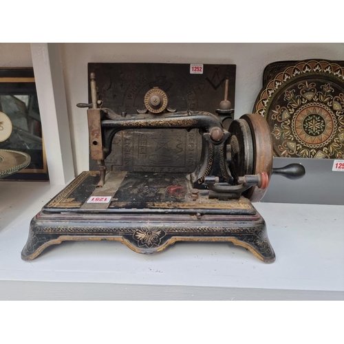 1251 - A 19th century American Howe sewing machine, No.1024697. 