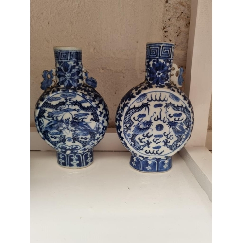 1292 - A mixed group of ceramics, to include two Chinese blue and white moon flasks, 16.5cm high; and a Vic... 