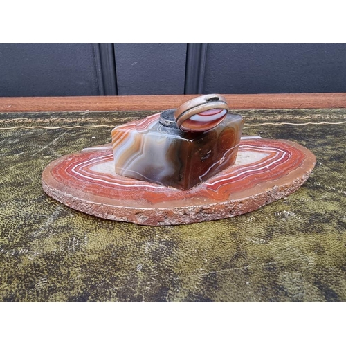 1530 - A banded agate inkwell, 18.5cm high. 