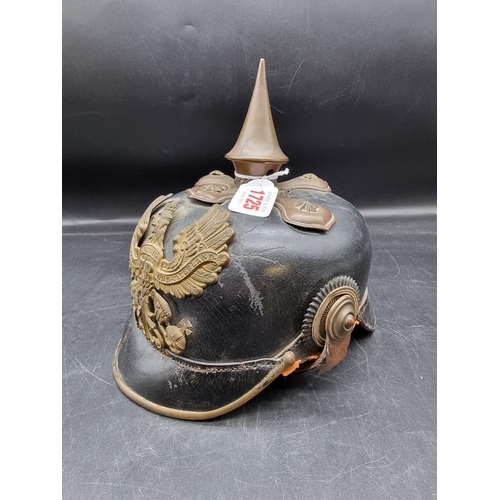 1725 - A German World War I pickelhaube, with Prussian Eagle mount to front, (lacking liner).... 