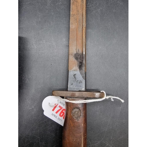 1766 - A British World War I pattern 1907 Lee Enfield sword bayonet and leather scabbard, stamped Wilkinson... 