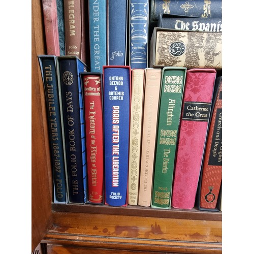 188 - FOLIO SOCIETY: collection of 86 volumes, majority in slipcase, generally in good condition.&nbs... 