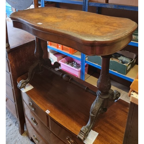 1815 - A Victorian figured walnut card table, 95cm wide.