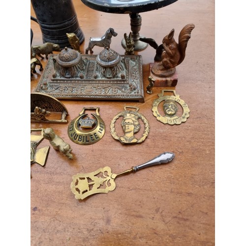 1834 - A quantity of metalware; to include horse brasses.