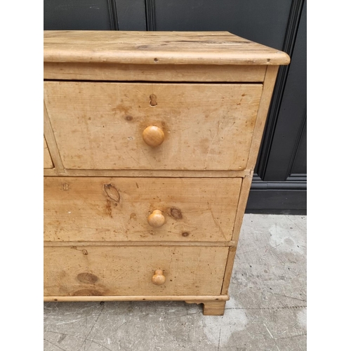 1029 - A Victorian pine chest of drawers, 81cm wide. 