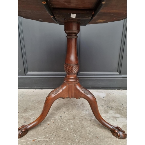 1093 - A George III mahogany pie crust tilt top tripod table, with one piece top, 75cm wide. ... 