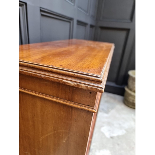 1151 - A reproduction mahogany open bookcase, 68cm wide. 