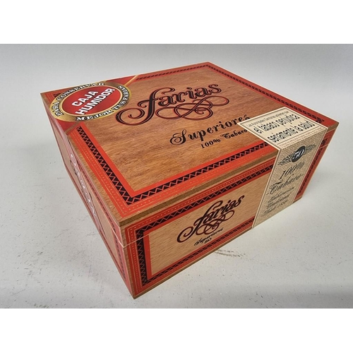 212 - A sealed box of 50 Farias 'Superiores' cigars.