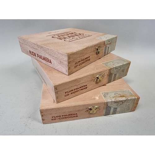 213 - Two sealed boxes of 20 Flor Palmera 'Corona' cigars; together with another part box of 5.... 