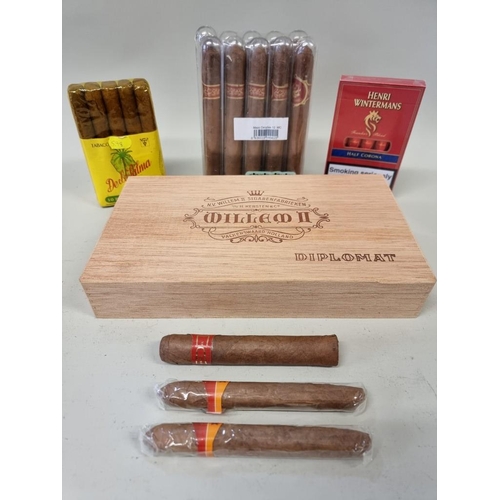 215 - A part box of thirteen Willem II 'Diplomat' cigars; together with various other cigars. (qty)... 