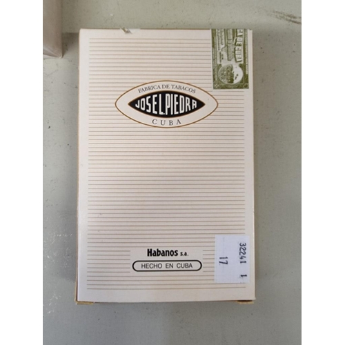 216 - A sealed box of 25 Condal No.3 'Hecho a Mano' cigars.