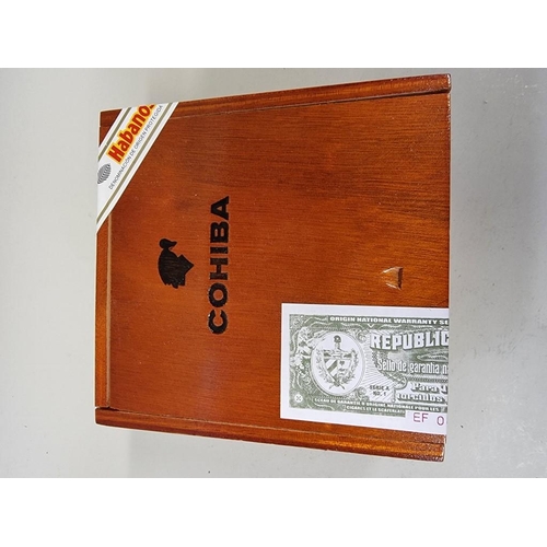 218 - A sealed box of 25 Cohiba 'Robustos' cigars.