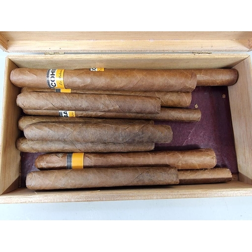 219 - Six various Cohiba cigars, comprising: four 7in Esplendidos; and two 7 1/2in Lanceros examples. (6)... 