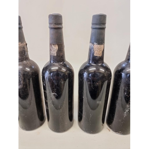 80 - Six 75cl bottles of Taylor's 1977 vintage port. (6)