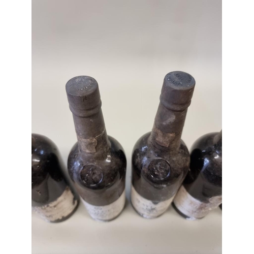 81 - Six 75cl bottles of Taylor's 1977 vintage port. (6)