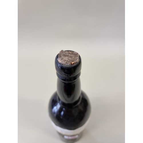 88 - A bottle of Sandeman 192? vintage port. 