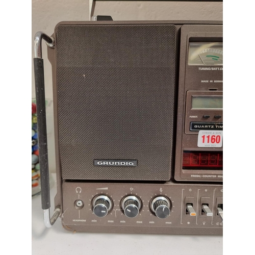 1160 - A Grundig Satellit 3400 Professional radio. 