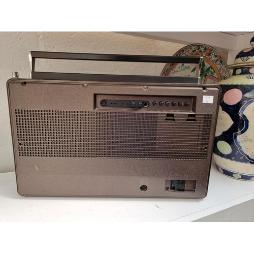 1160 - A Grundig Satellit 3400 Professional radio. 