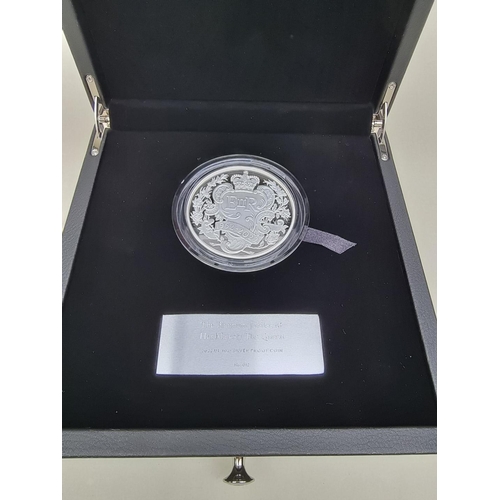 371 - Coins: a Royal Mint 'The Platinum Jubilee of Her Majesty The Queen 2022 UK 10oz silver proof coin', ... 