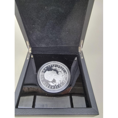 376 - Coins: a The Royal Mint 2022 'Her Majesty Queen Elizabeth II' 5oz silver proof ten pound coin, with ... 