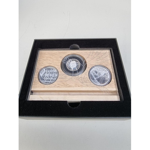 384 - Coins: a 2020 Royal Dutch Mint 'Europe Remembers 75th Anniversary of VE Day' silver three coin set, ... 