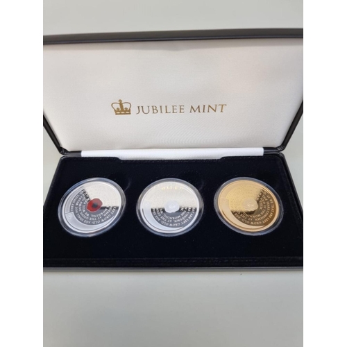 405 - Coins: two Jubilee Mint boxed collectable coin sets, comprising: 'The World War II' Silver Proof Coi... 