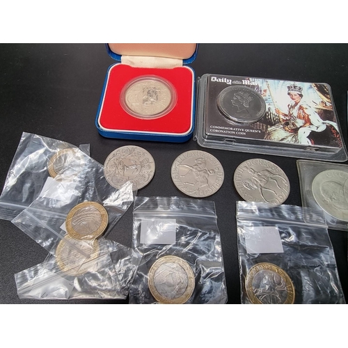 471 - Coins: ten collectable Royal Mint £2 coins, to include: a 2015 Magna Carta; a 2016 Shakespeare; a 20... 