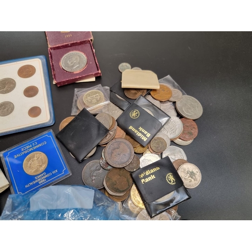 495 - Coins: a quantity of UK coins, to include a Victoria 1894 silver crown.