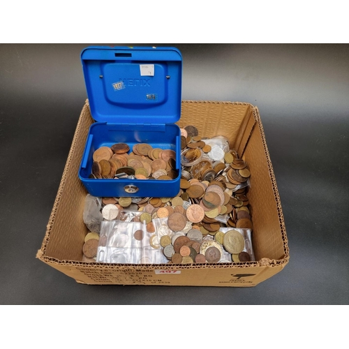 497 - Coins: a quantity of UK and other coinage and collectable medals.