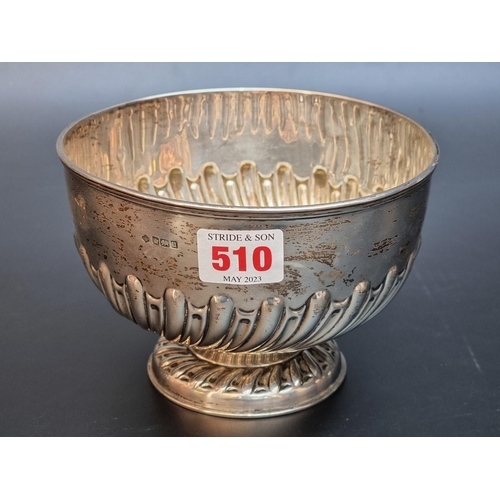 510 - A silver pedestal bowl, by William Hutton & Sons Ltd, Sheffield 1912, 11.5cm high, 360.5g.... 