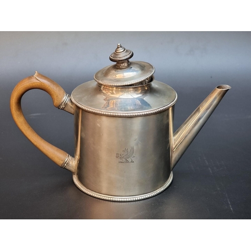 512 - A George III silver tea pot, by W.S ?, London 1816, engraved family crest, 16cm high, gross weight 5... 