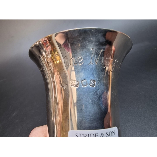 517 - A silver limited edition vase, engraved '800th Anniversary of The Mayoralty of London', and three cr... 