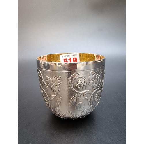 519 - A silver limited edition beaker, by Richard Jarvis, London 2000, No.104/200, 8cm, 195g.... 