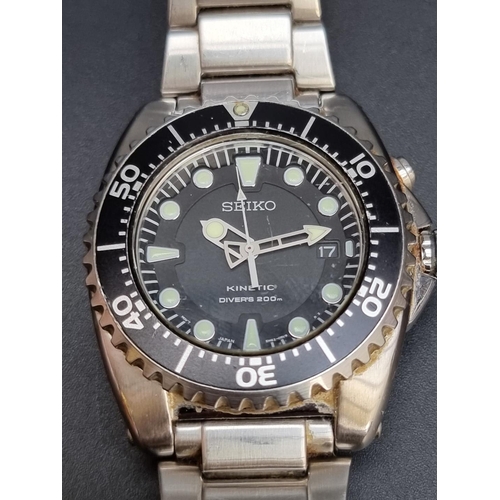 855 - A Seiko kinetic diver's stainless steel wristwatch, 45mm, 5M62-0BL0.