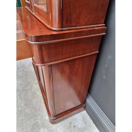 1075 - A Victorian mahogany bookcase, 110cm wide.