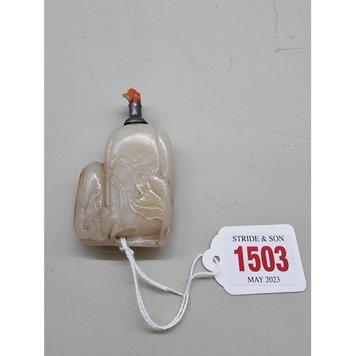 1513 - A good Chinese carved white jade gourd form snuff bottle, relief carved with trailing leaves, w... 