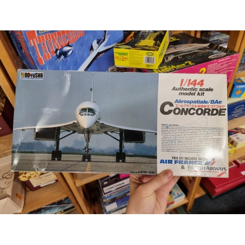 13 - Airfix: a sealed Concorde 1/72 scale model kit Ref:11050; together with five further vintage Co... 