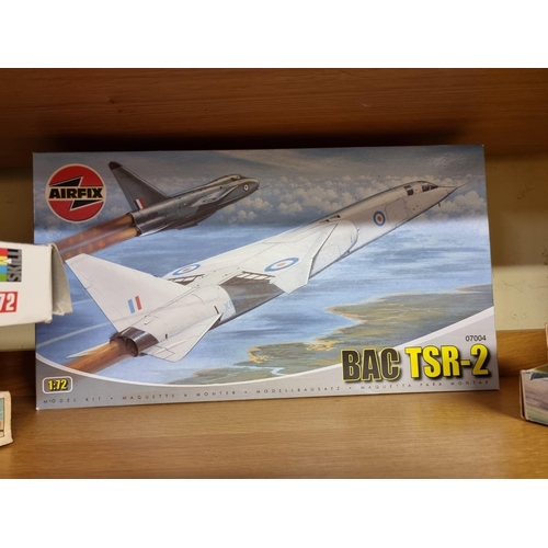 2 - Airfix: a collection of fourteen various scale aeronautical Airfix kits, to include: a Fairey Rotody... 