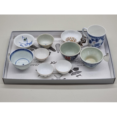 1501 - A collection of Chinese and Japanese teabowls and cups. (10)