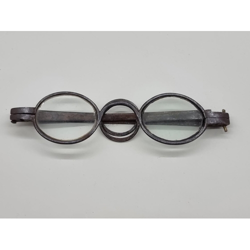 1514 - A pair of early 19th century steel spectacles.