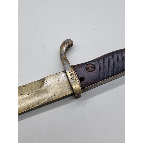 1592 - A German M1898/05 'Butcher's' bayonet, the hilt dated 1920, with 36.5cm blade.