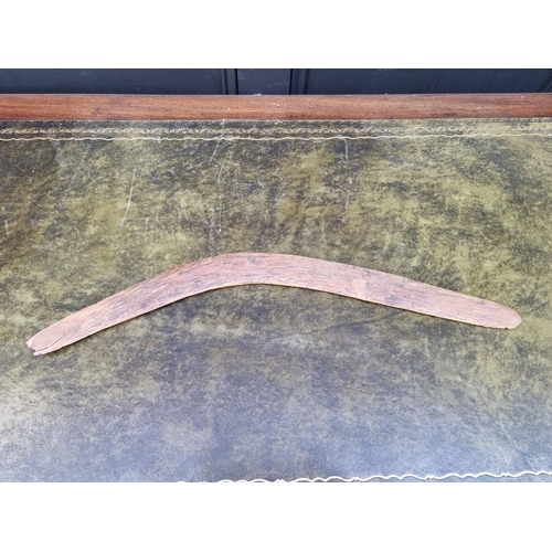 1625 - Ethnographica: an Australian boomerang, 61.5cm long.