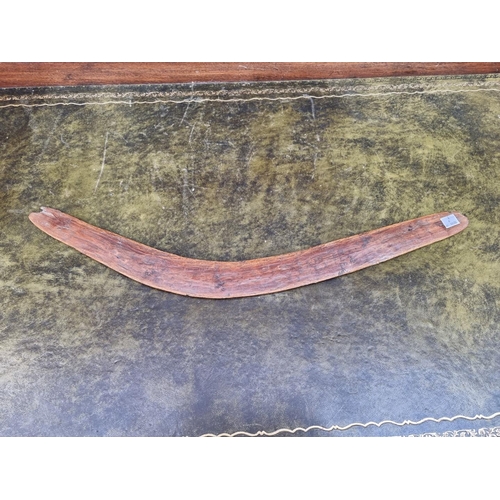 1625 - Ethnographica: an Australian boomerang, 61.5cm long.