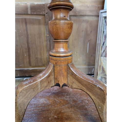 1029 - A Victorian pine chest of drawers, 81cm wide. 