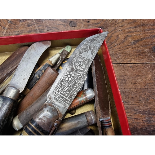 1503 - A collection of vintage folding knives and similar. (21)